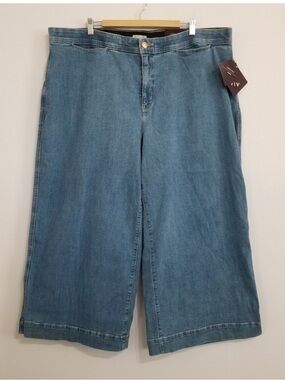 NWT Ava & Viv Light Blue Wide Leg Stretch Jeans